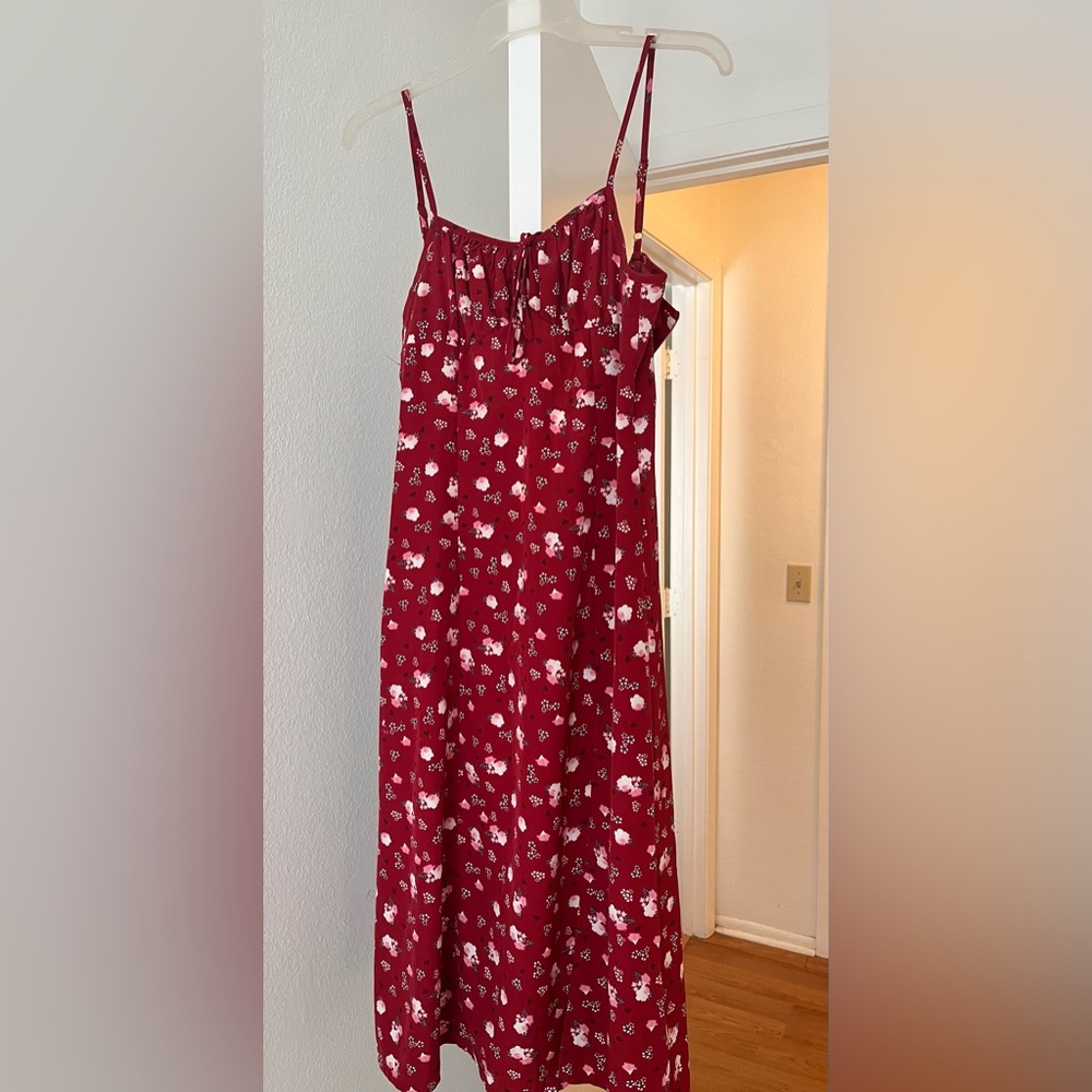 Chic Floral Midi Dress with side slit